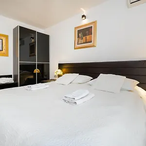 Theater Apartamento Split